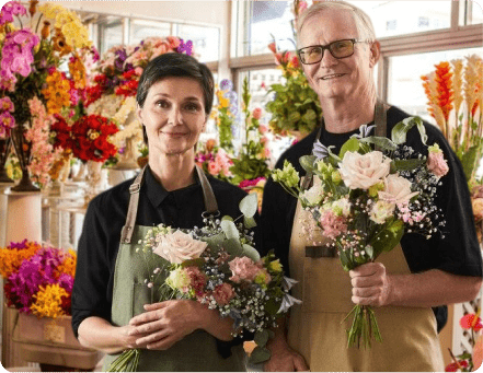 Florist making flower arrange